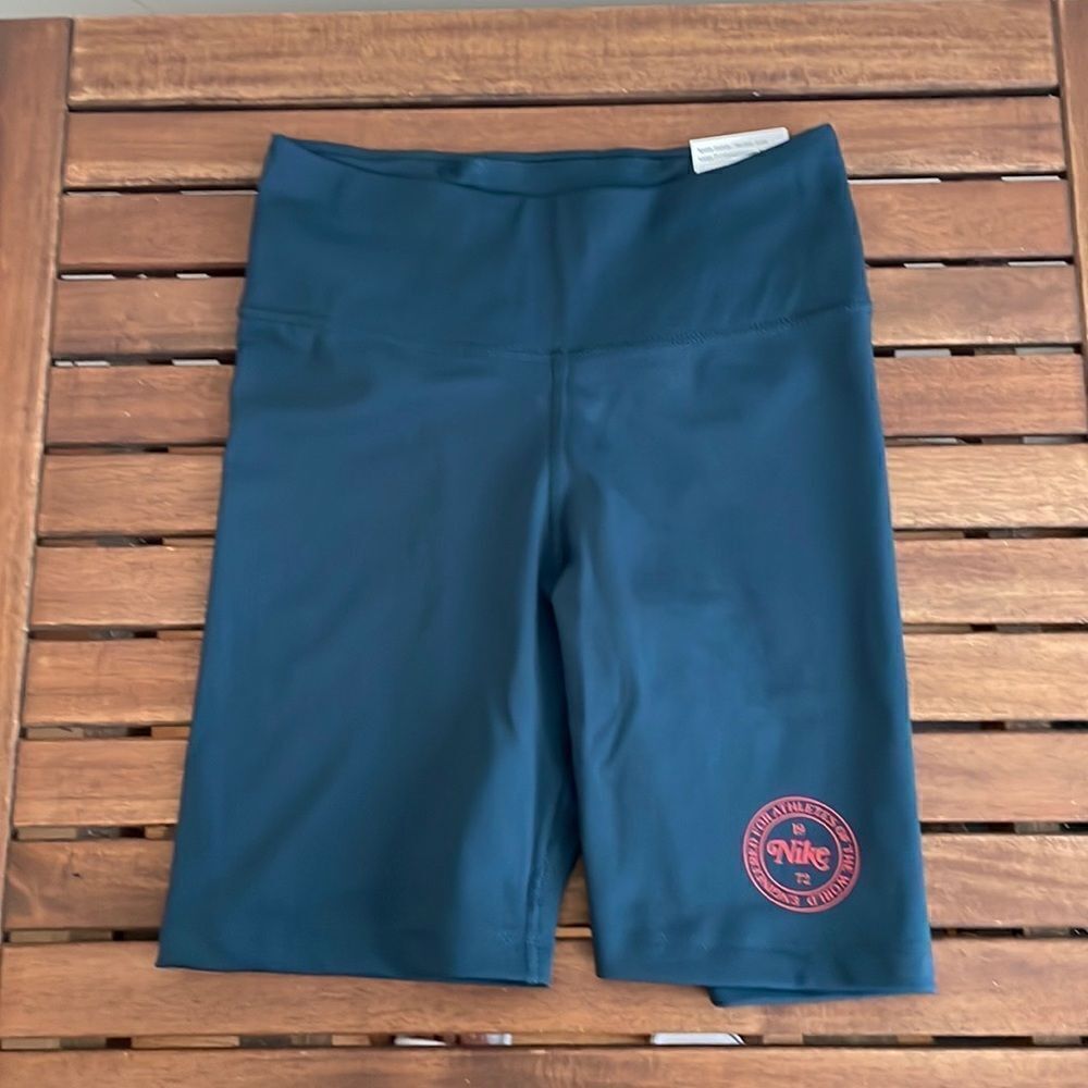 NWT Nike Dri-Fit 7 '' Campus Shorts Navy Women Size XS(FJ1825-454)MSRP$50